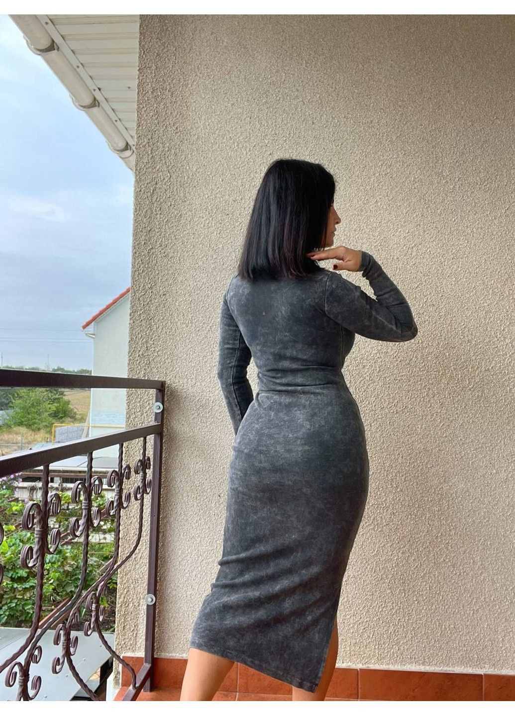 Чорна сукня жіноча 400235 варена тай дай довга рубчик з розрізом облягаюча чорна Little Secret