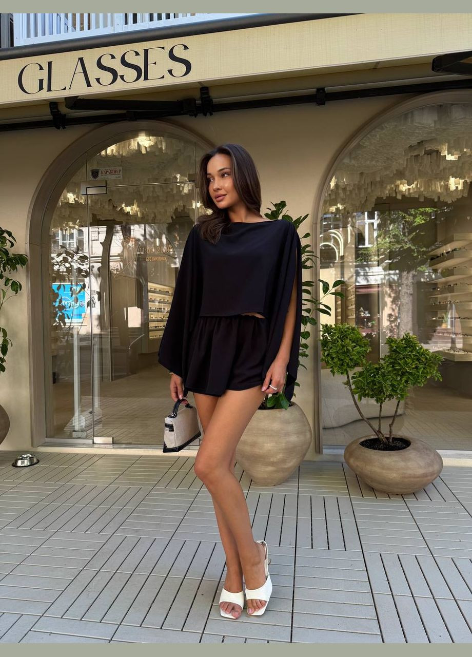 Стильний жіночий костюм трійка шорти-юбка+топ+накидка бежевий No Brand (342329520)