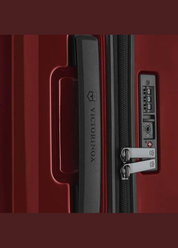 Чемодан на 4 колесах Airox Red L 98л (Vt612510) Victorinox Travel (322200270)
