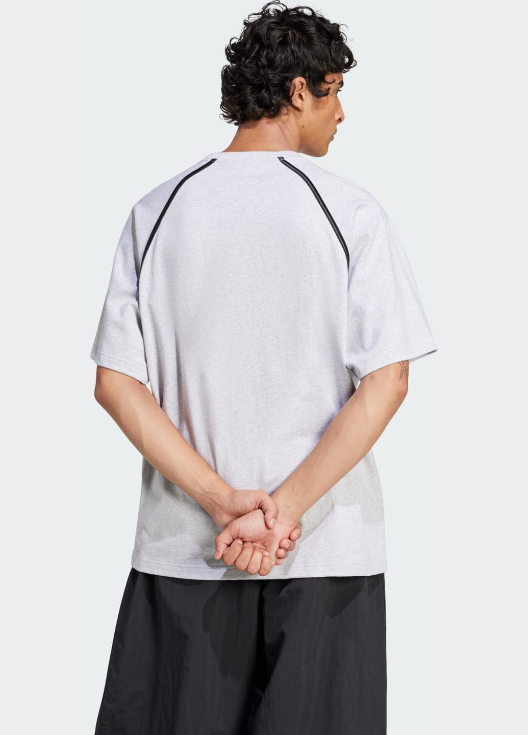 Сіра футболка badge of sport adidas