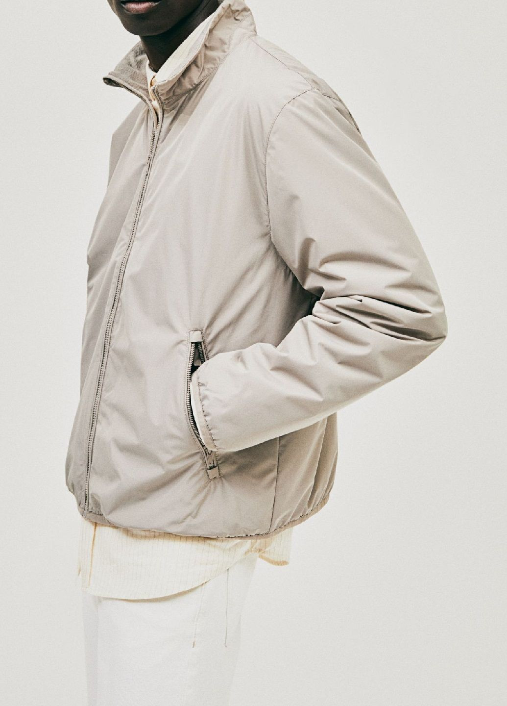 Серо-бежевая демисезонная куртка H&M