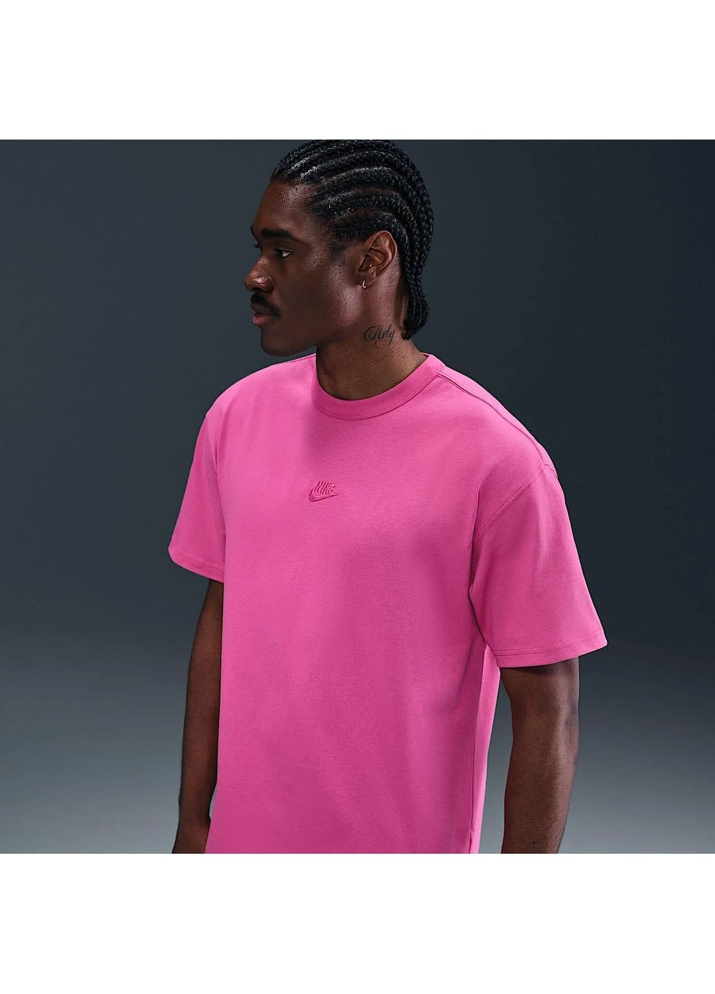 Розовая мужская футболка sportswear premium essential tee pink Nike
