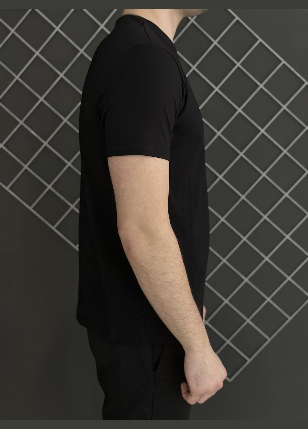 Черная базовая футболка с лого⚡️ Luna