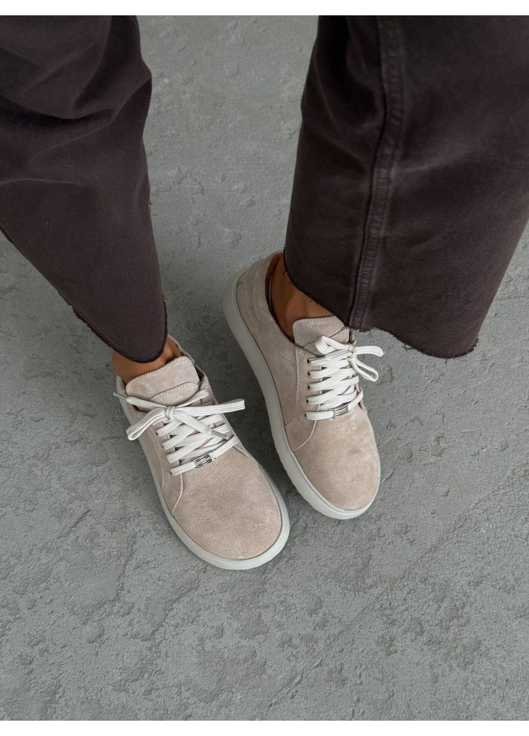 Бежеві анатомічні замшеві кеди Helen