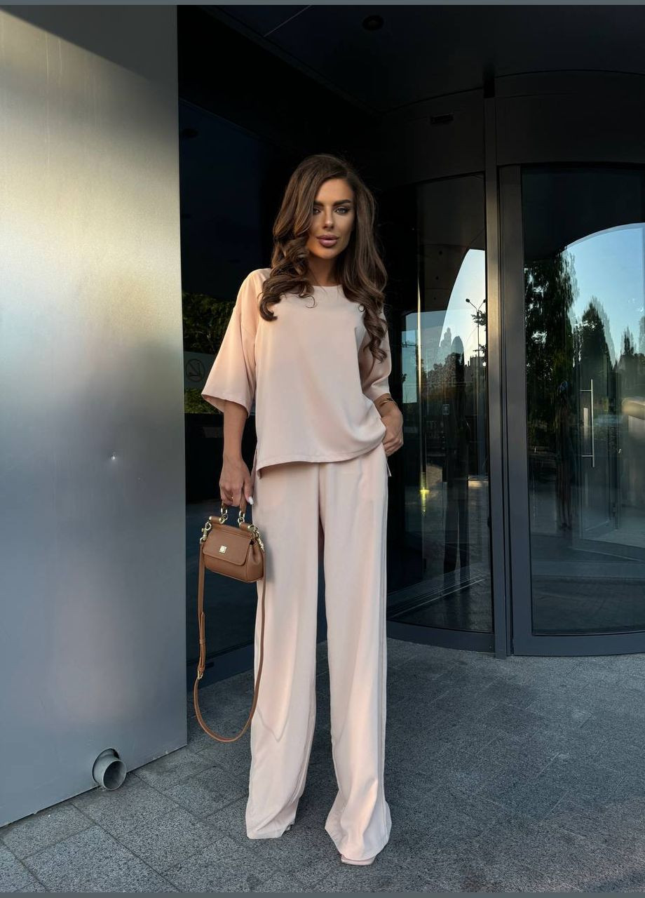 Жіноча футболка вільного крою з костюмної тканини MonCher - (345563925)