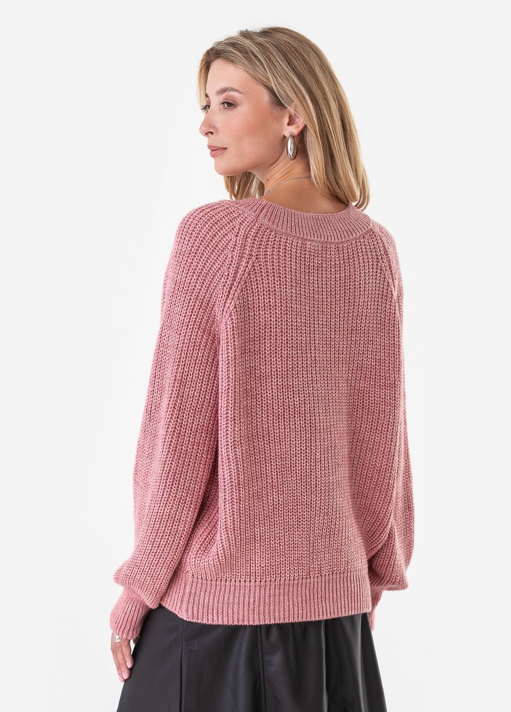 Розовый свободный свитер крупной вязки SVTR