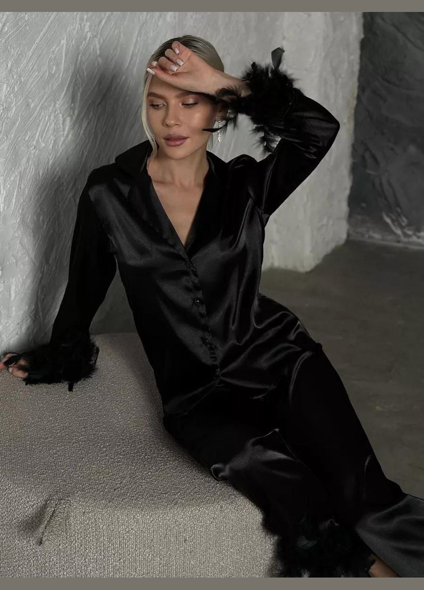 Жіноча атласна піжама Velessa зйомне пірʼя на гудзиках домашній піжамний комплект No Brand Костюм (333712698)