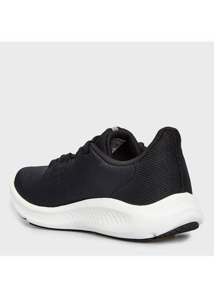 Женские спортивные кроссовки 3026523-001 черного цвета для бега Under Armour Charged Pursuit 3 BL чёрно-белые демисезоны (364988986)