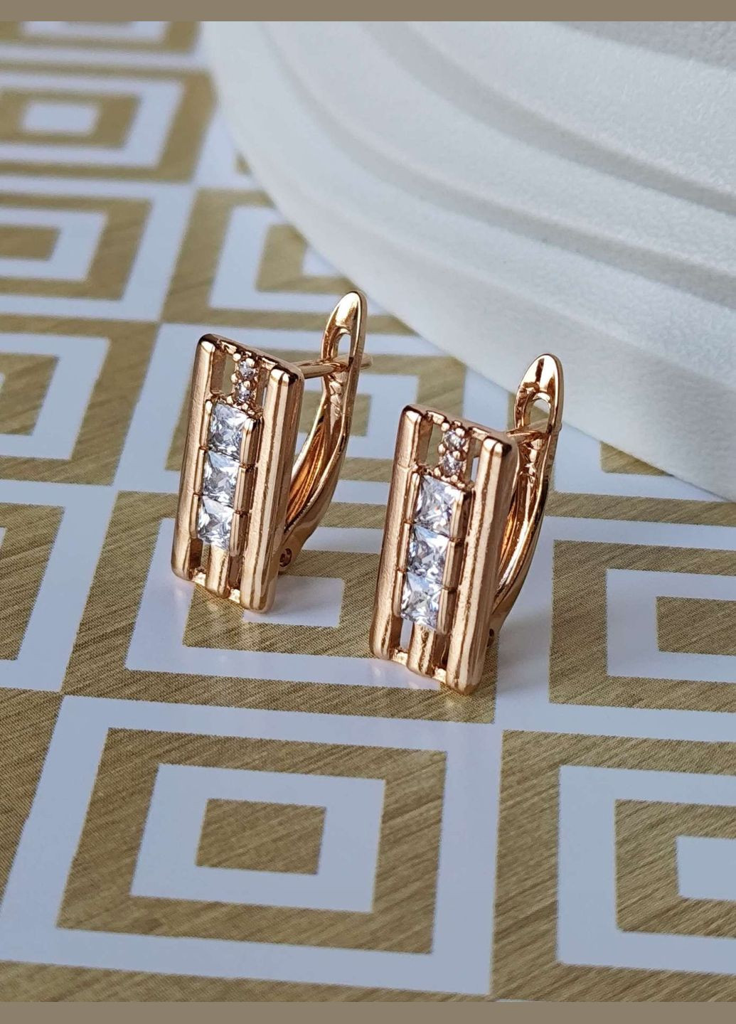 Сережки ксюпінг xuping позолота медичне золото медсплав білі каменці Xuping Jewelry (336190244)