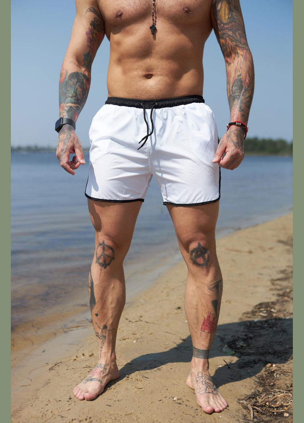 Плавальні легкі короткі чоловічі шорти, літні красиві шорти для пляжного відпочинку білі з чорним Intruder (338476532)
