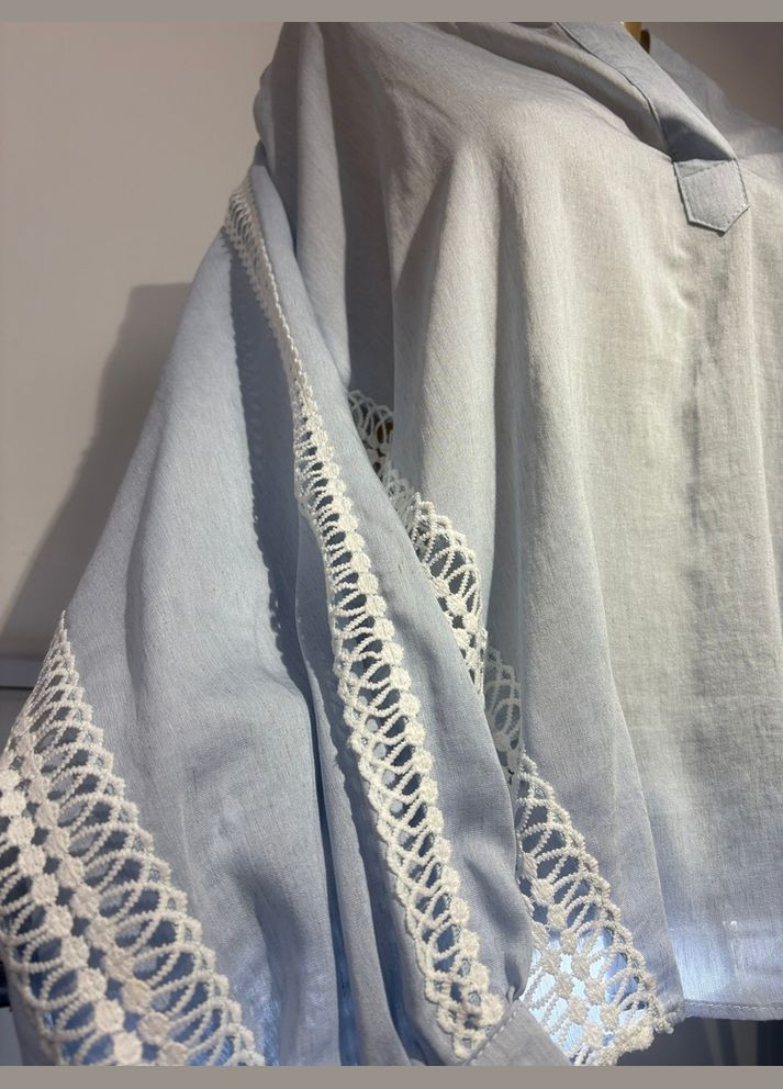 Голубая блуза женская голубая лен кружевные вставки mknk3031-2/1 Modna KAZKA