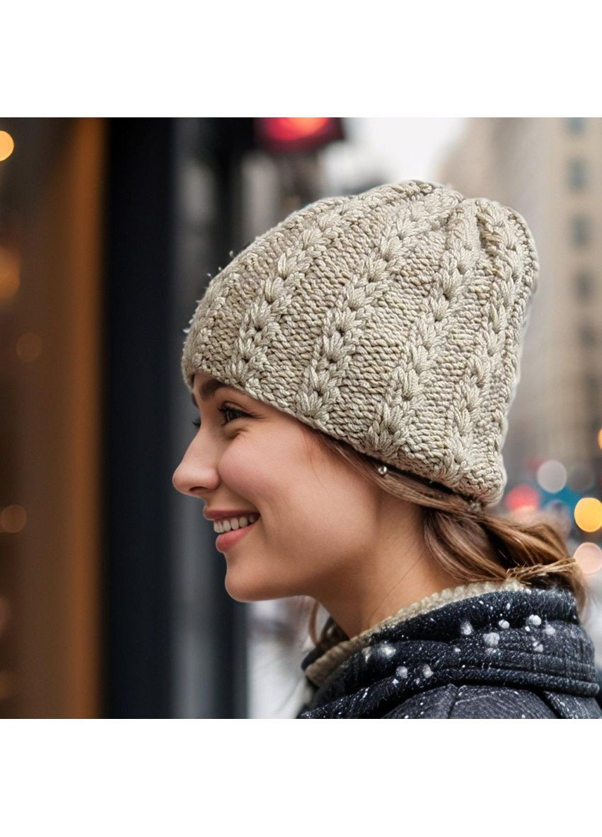 Шапка жіноча зв'язана вручну, розмір 50-58 см, бежева PRIGRIZ (368787129)