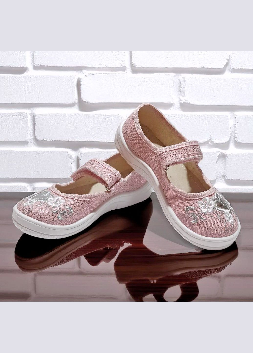 Розовые ортопедические закрытые тапочки на липучке сменка в садик для девочки валди Waldi со стразами, с вышивкой