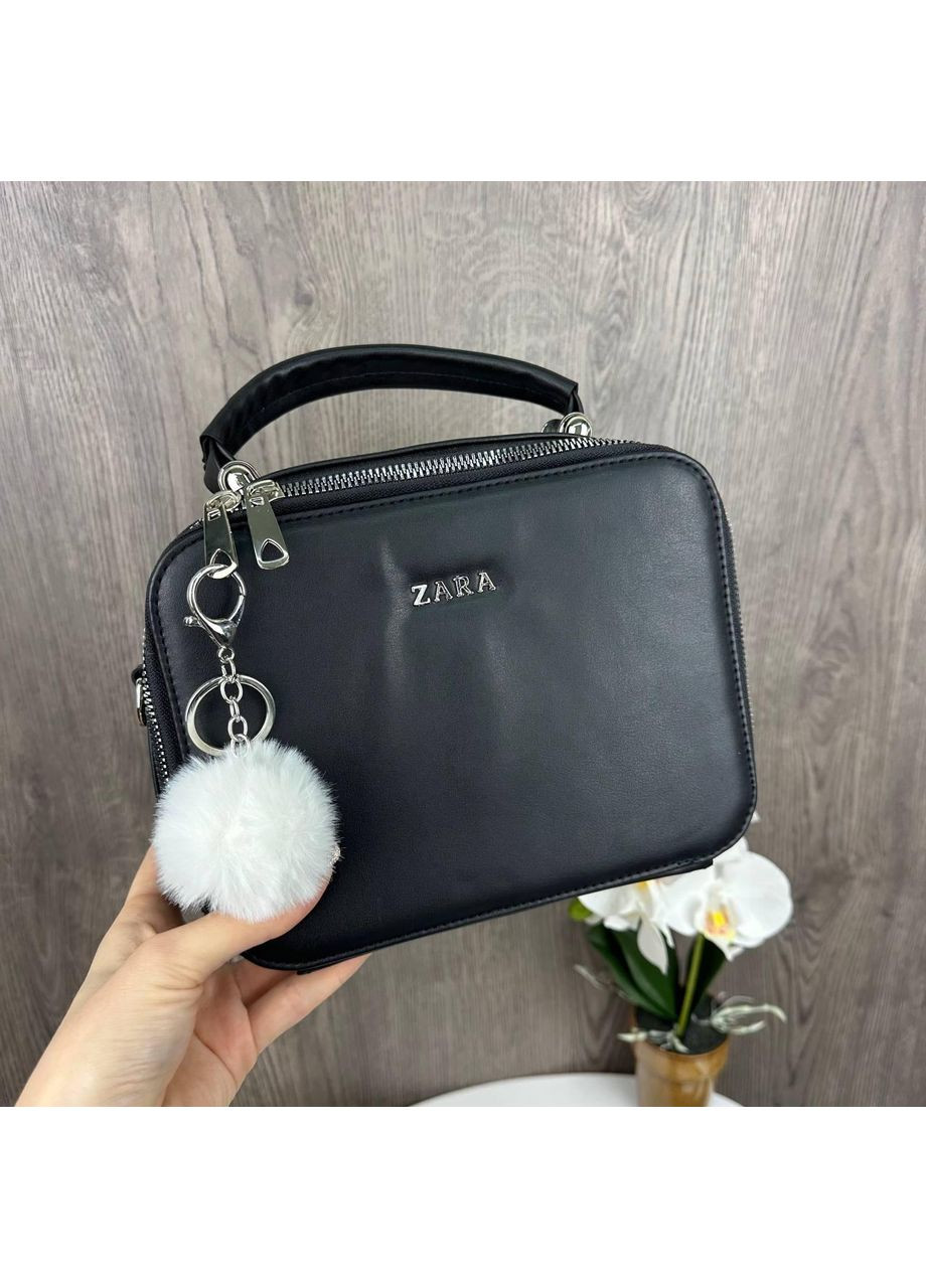 Женская мини сумочка с меховым брелком черная экокожаная Jacobs (363021917)