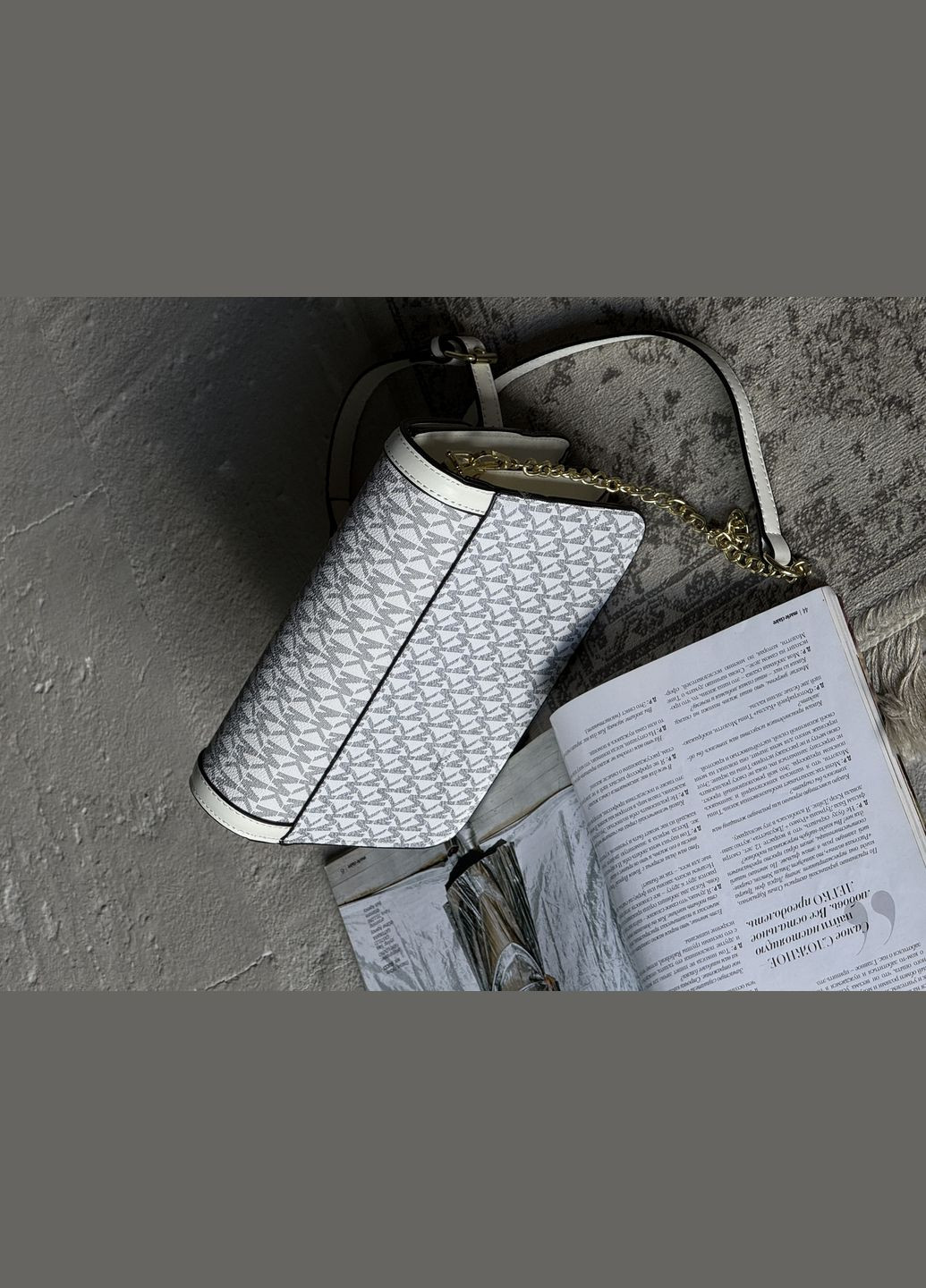 Сумка Michael Kors Jessie Small Signature Crossbody Bag біла No Brand (332565955)