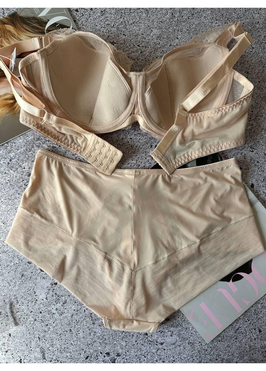 Бежевий мереживний комплект нижньої білизни бежевий Lanny Mode