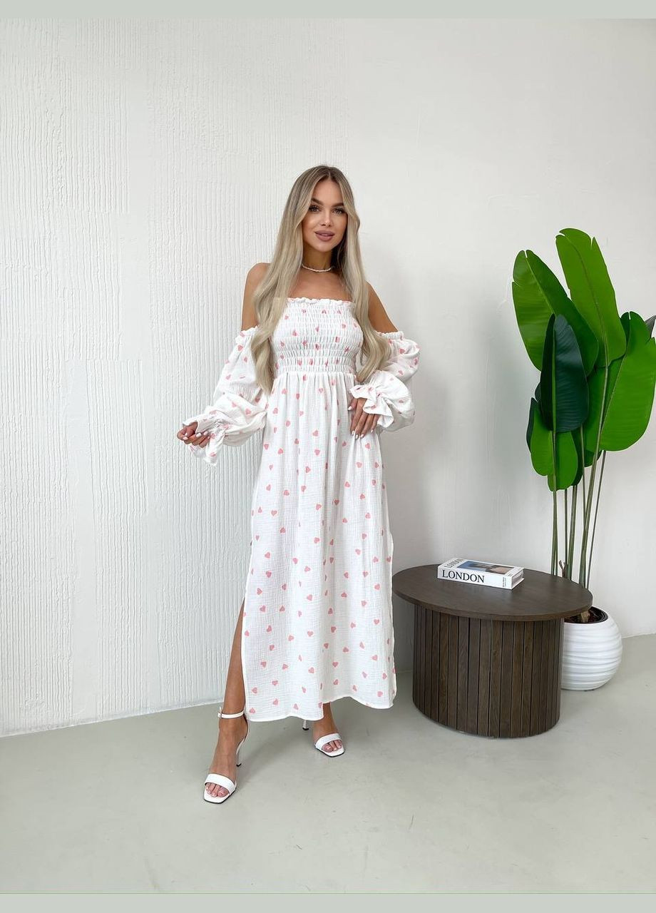 Молочна довга муслінова сукня в серце молочного кольору 32693 а-силует Fashion з малюнком