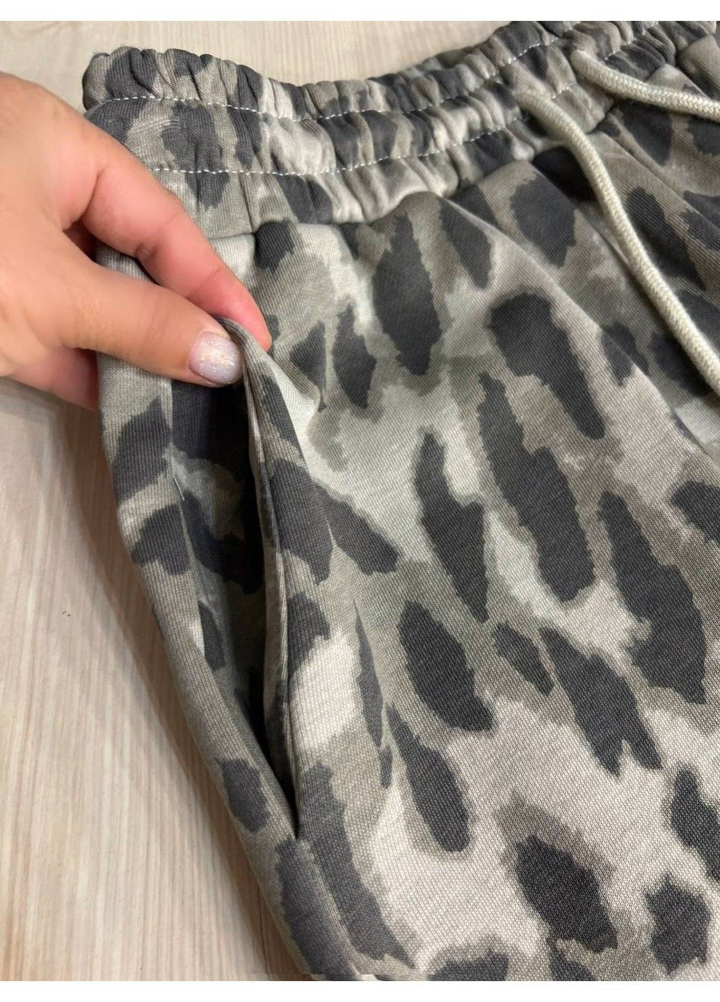 Костюм женский A-N 2749 леопардовый принт худи на молнии с капюшоном и брюки палаццо серый No Brand (338196007)