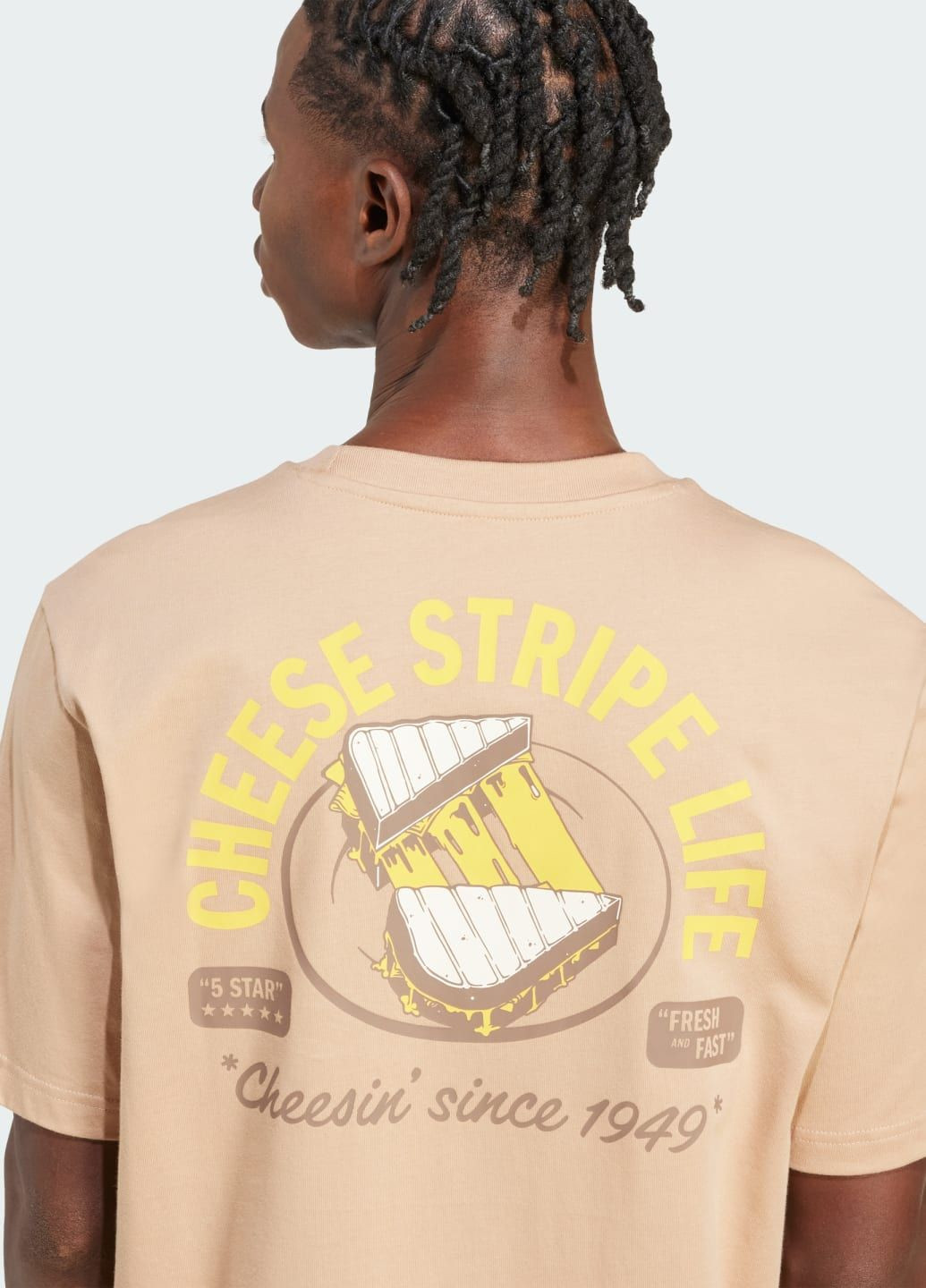Коричнева футболка food grilled cheese graphic adidas