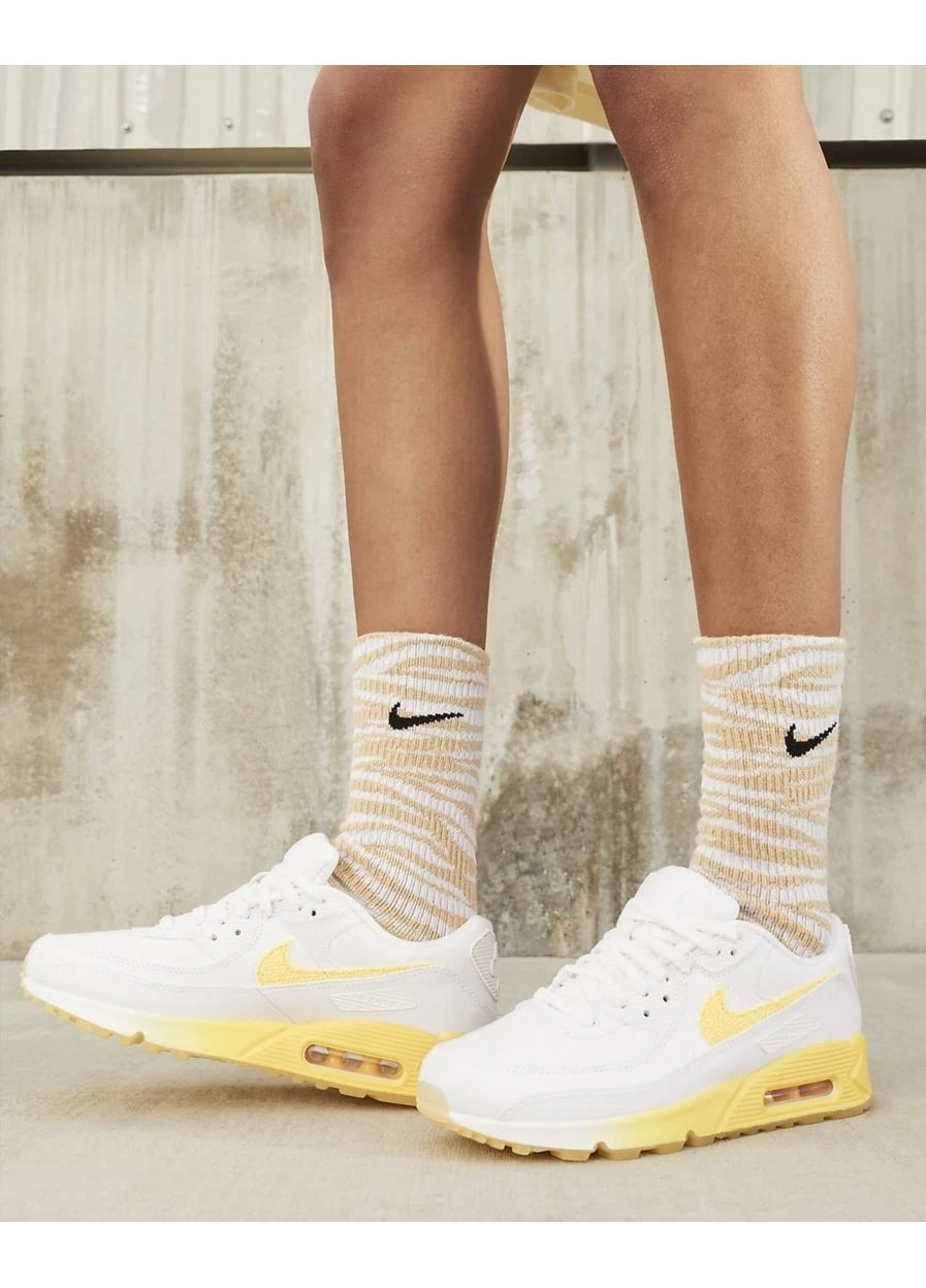 Кросівки Air Max 90 Se WomenS Shoes White FJ4548-100 Nike білі демісезони (401168775)