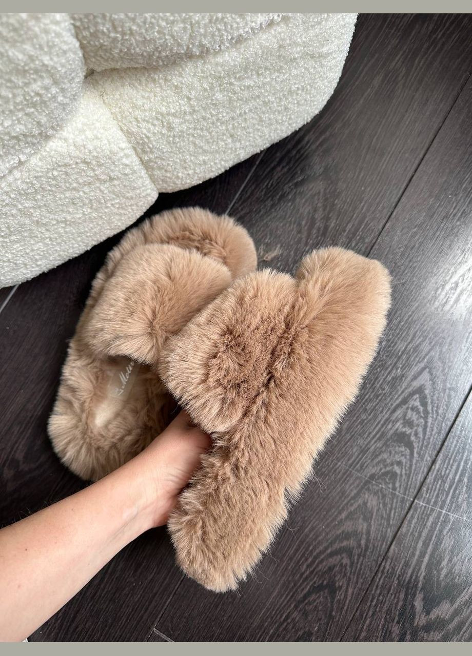 Бежевые тапочки Motivo