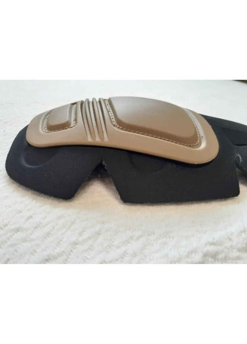 Комплект защиты Наколенники + налокотники Combat из ударопрочного пластика (Коричневый) No Brand (332637230)