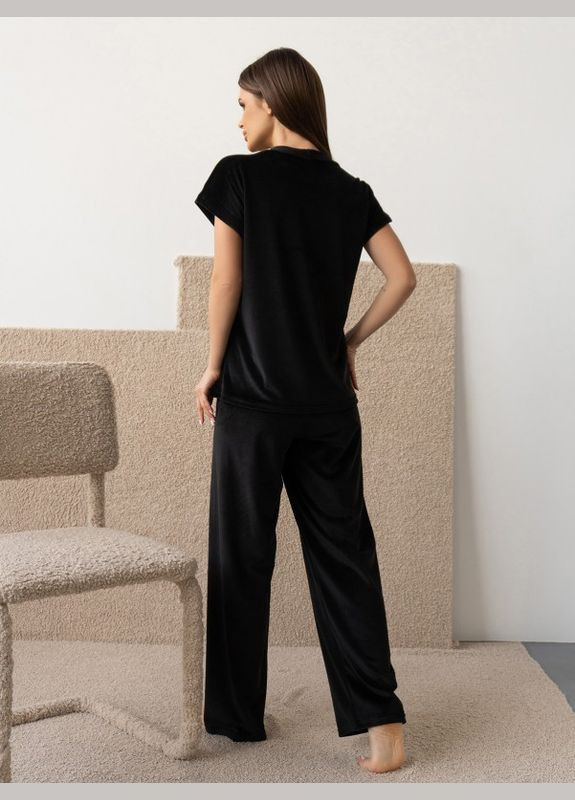 Черная всесезон черная велюровая пижама со свободными брюками ISSA PLUS
