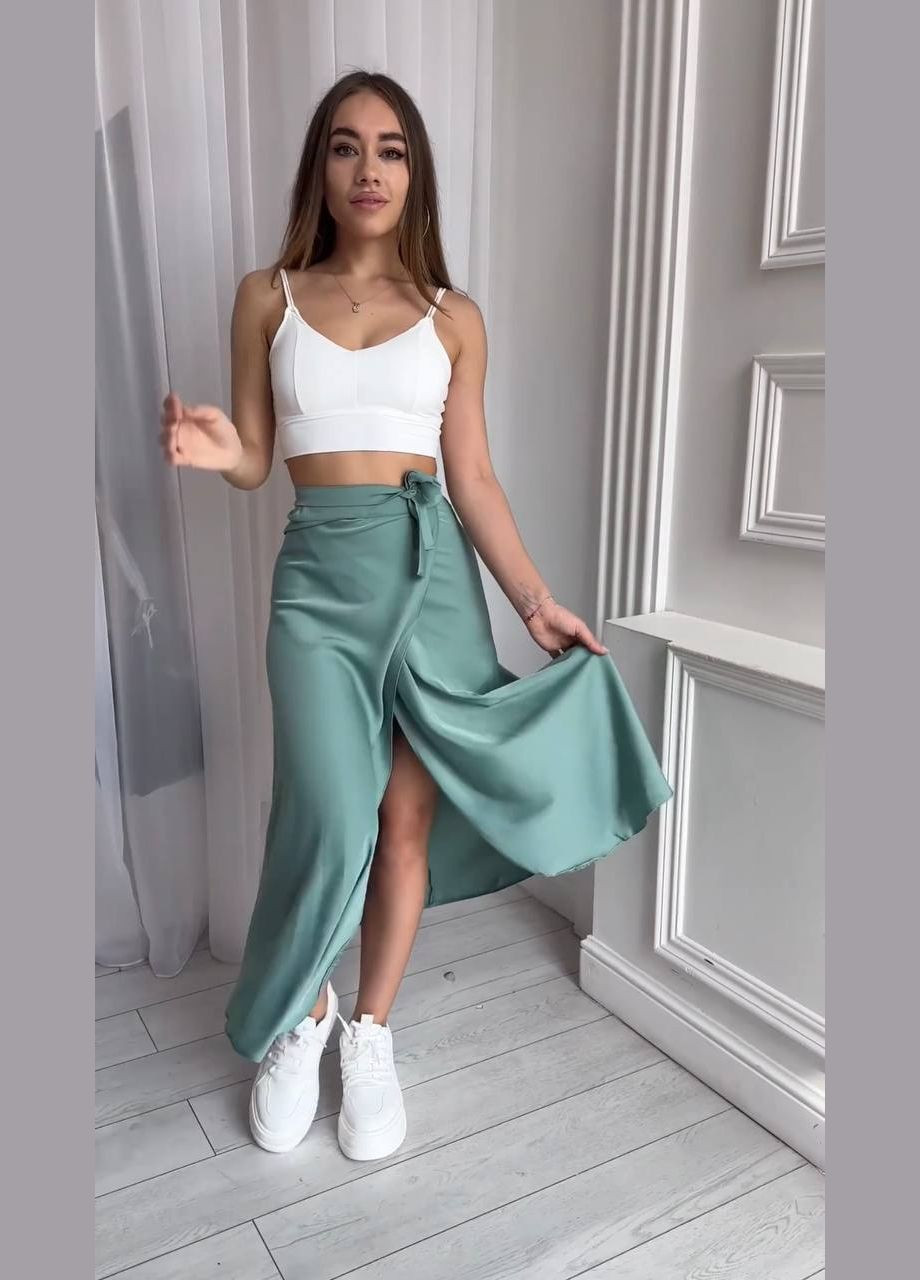 Оливковая однотонная легкая шелковая юбка-миди оливкового цвета на запах – элегантный и воздушный выбор для стильных образов No Brand