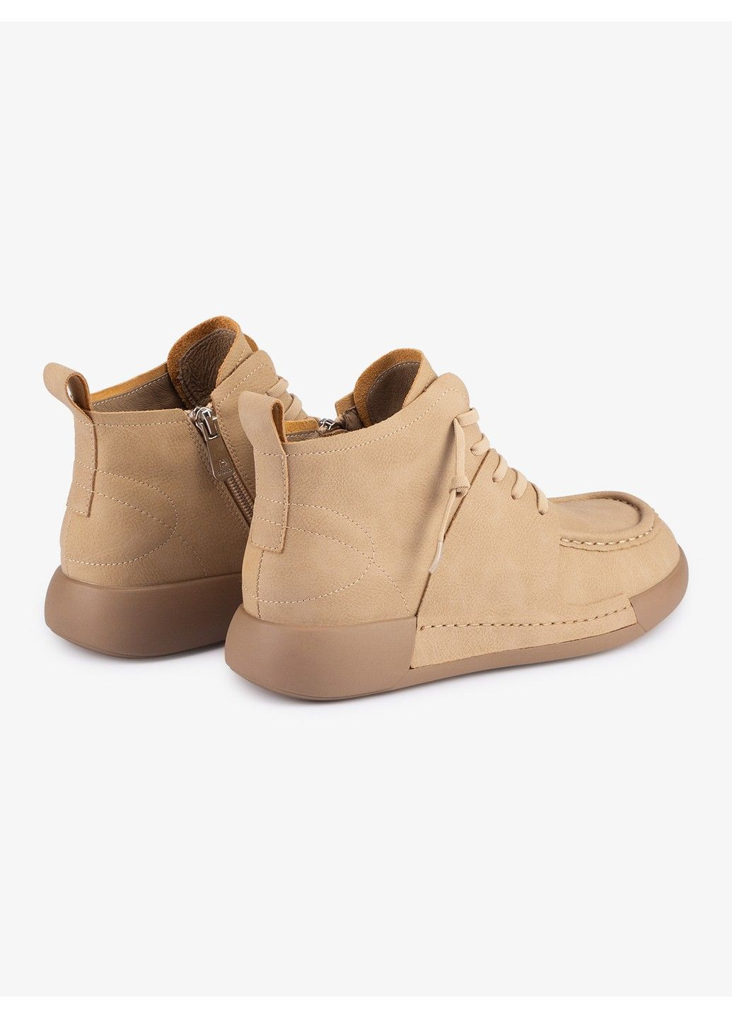 Осенние женские ботинки на низком ходу 1101456 Buts из натурального нубука