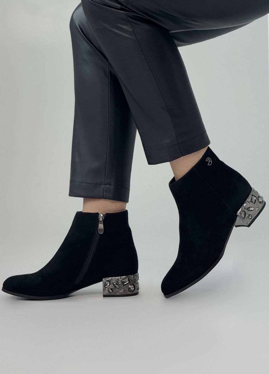 Осенние ботильоны женские замшевые Mea Balan из натуральной замши