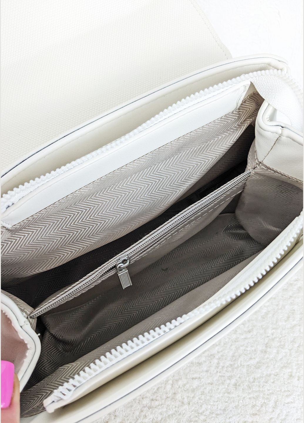 Стильная женская сумка-багет из экокожи с оригинальным декором в виде цепи и имитированного лезвия бритвы InFashion Сумка (327308725)