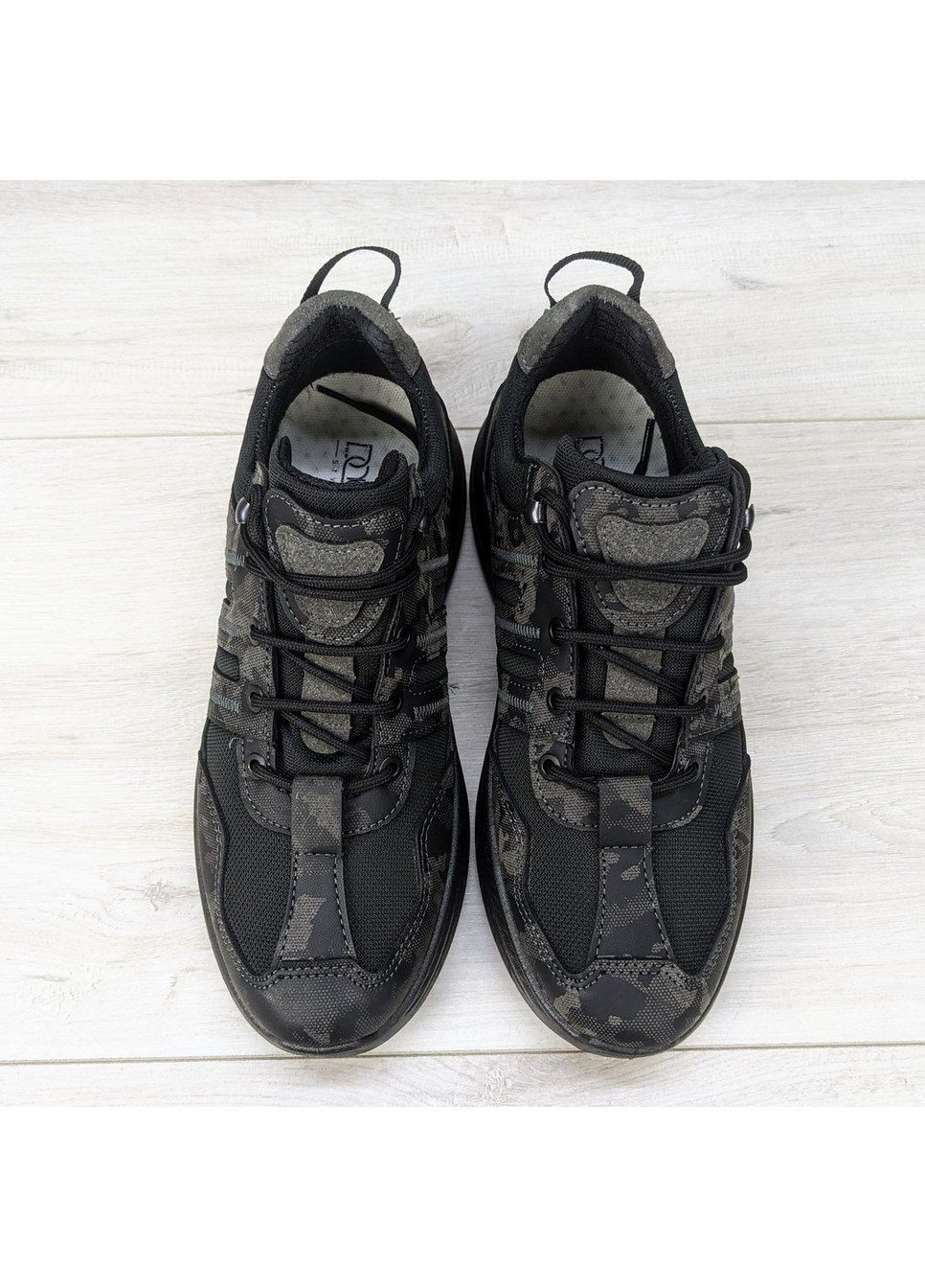 Чорні Осінні кросівки чоловічі чорні з камуфляжем еко-шкіракросівки чоловічі чорні з камуфляжем еко-шкіра Dago