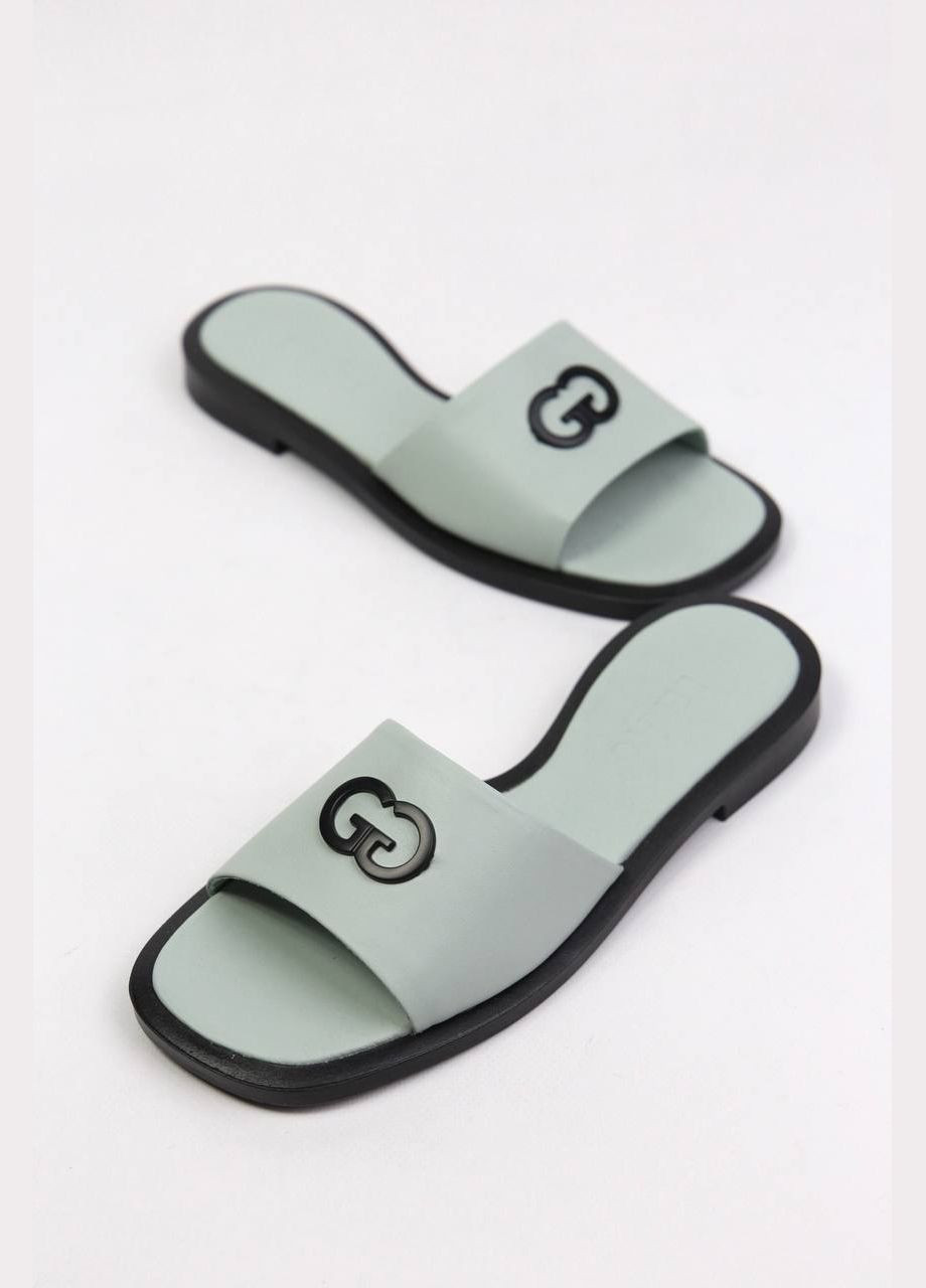 Мятные шлепанци Benito