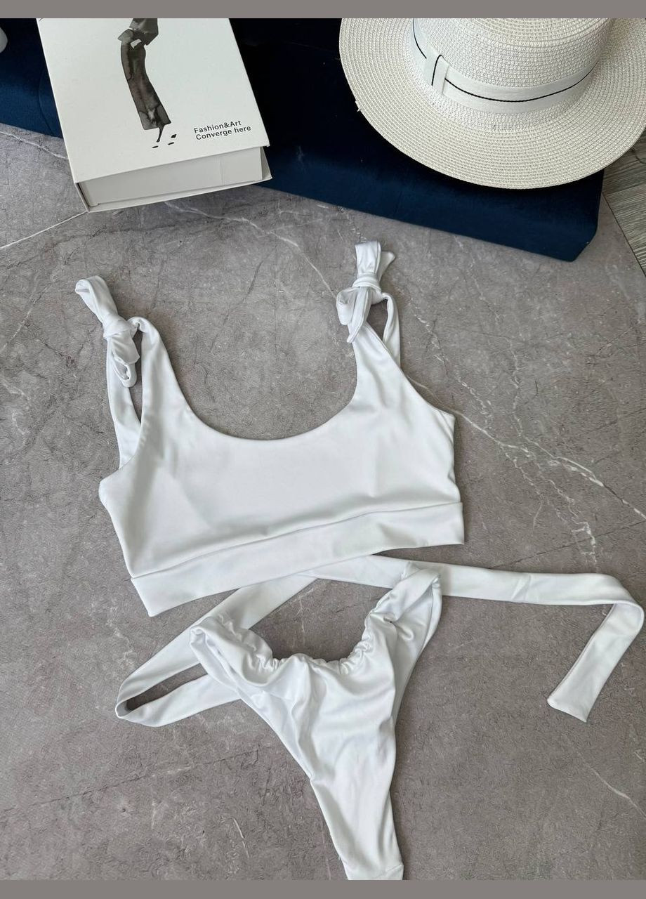 Білий літній купальник Garna