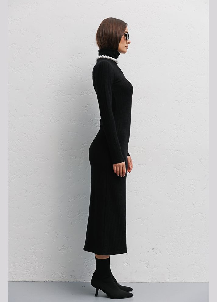 Чорна довга сукня з текстурного трикотажу Arjen