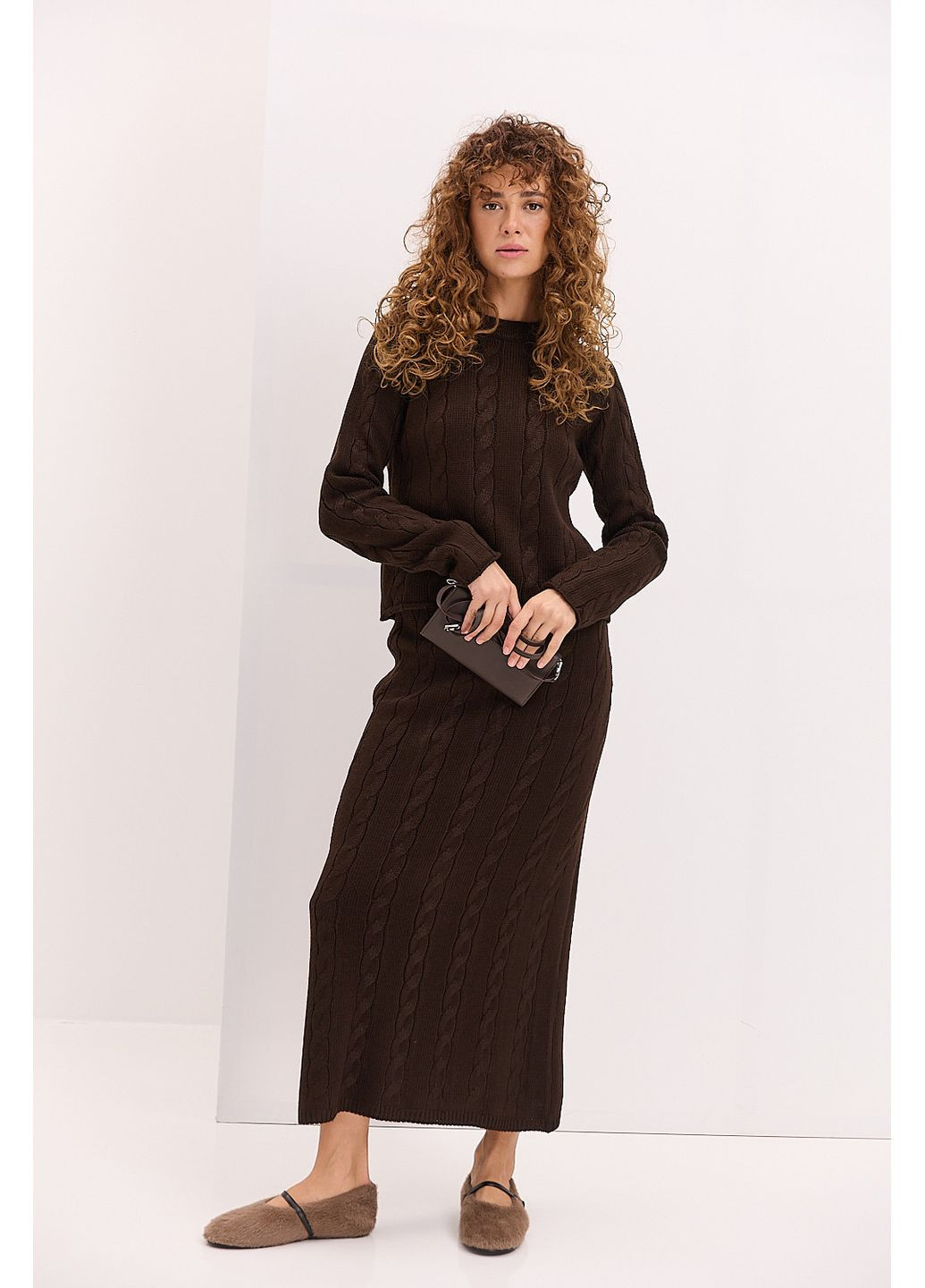 Жіночий в`язаний костюм зі спідницею і джемпером Arjen (358908337)