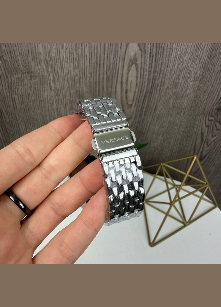 Стильные женские наручные часы кварцевые с металлическим ремешком серебро (sku_1721С) No Brand (346078113)