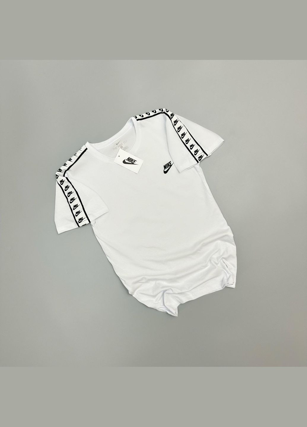 Белая мужская летняя футболка nike белая с коротким рукавом Freedom