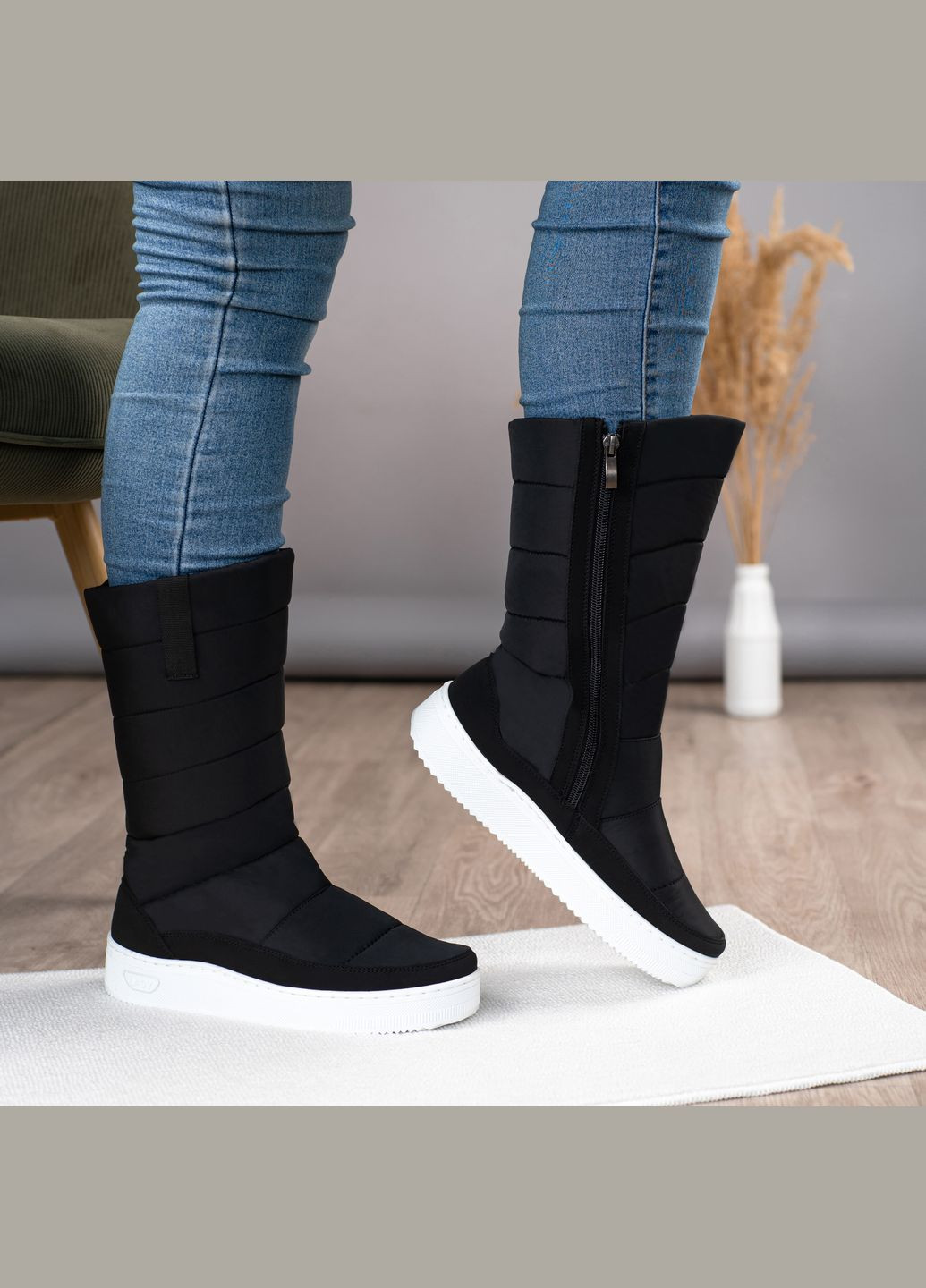 Черные дутики женские с мехом высокие черные (лб 3/2) Lika на молнии