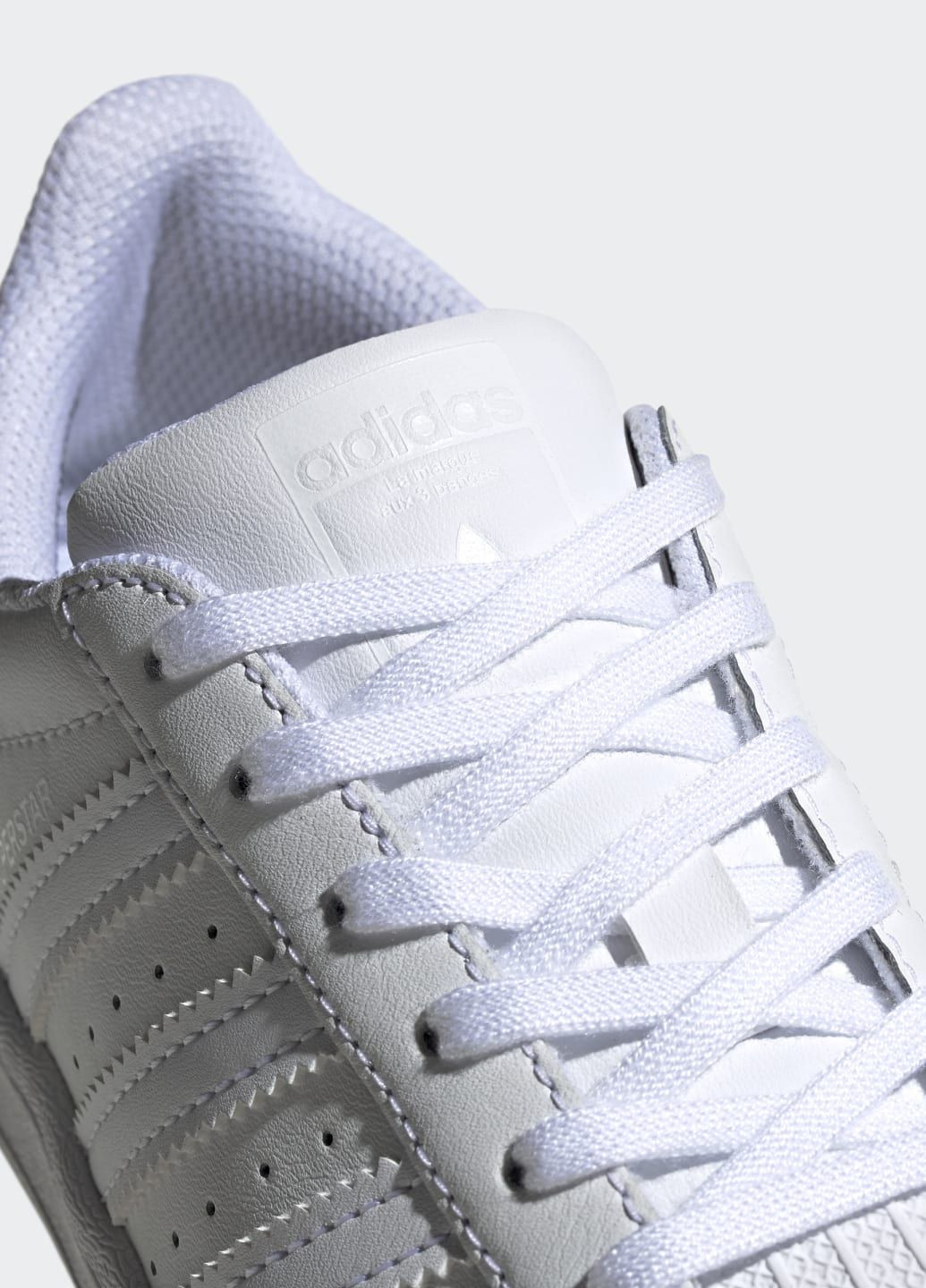 Білі всесезонні кросівки superstar adidas