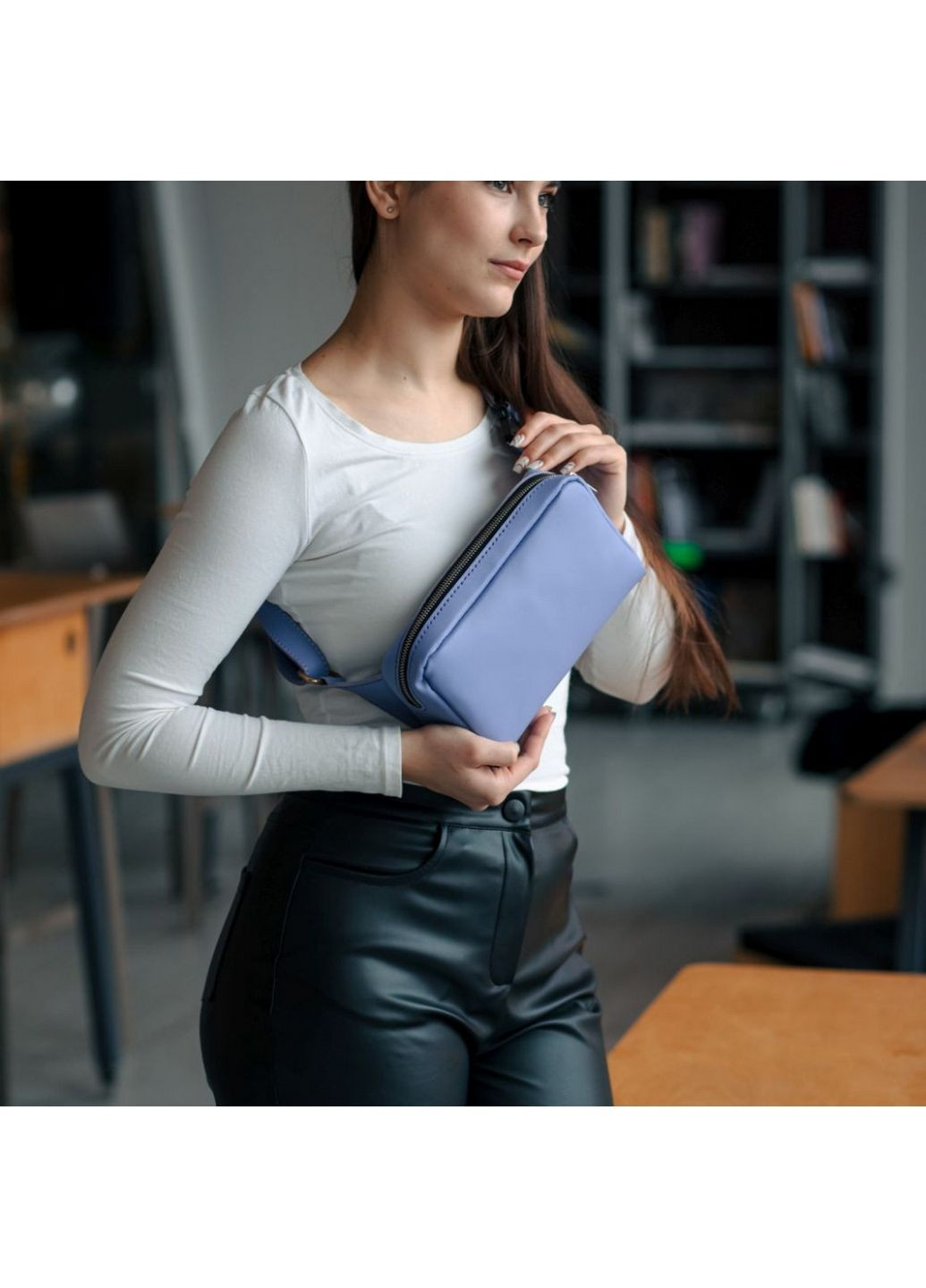 Жіноча шкіряна бананка 22.5х13х6 см PTL (315873132)