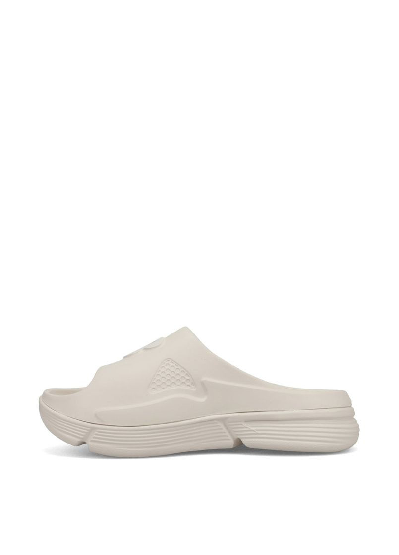 Бежевые женские шлепанцы swffcd1 бежевый резина New Balance