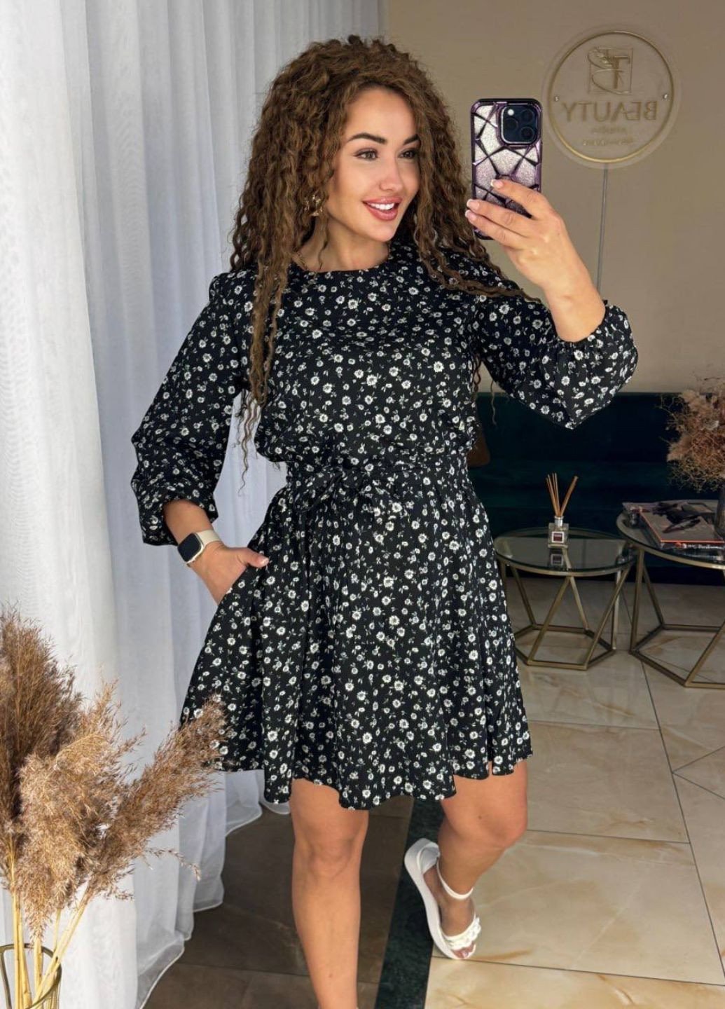 Черное повседневный женское платье из софта с рукавами-фонариками и поясом а-силуэт Allthings с цветочным принтом