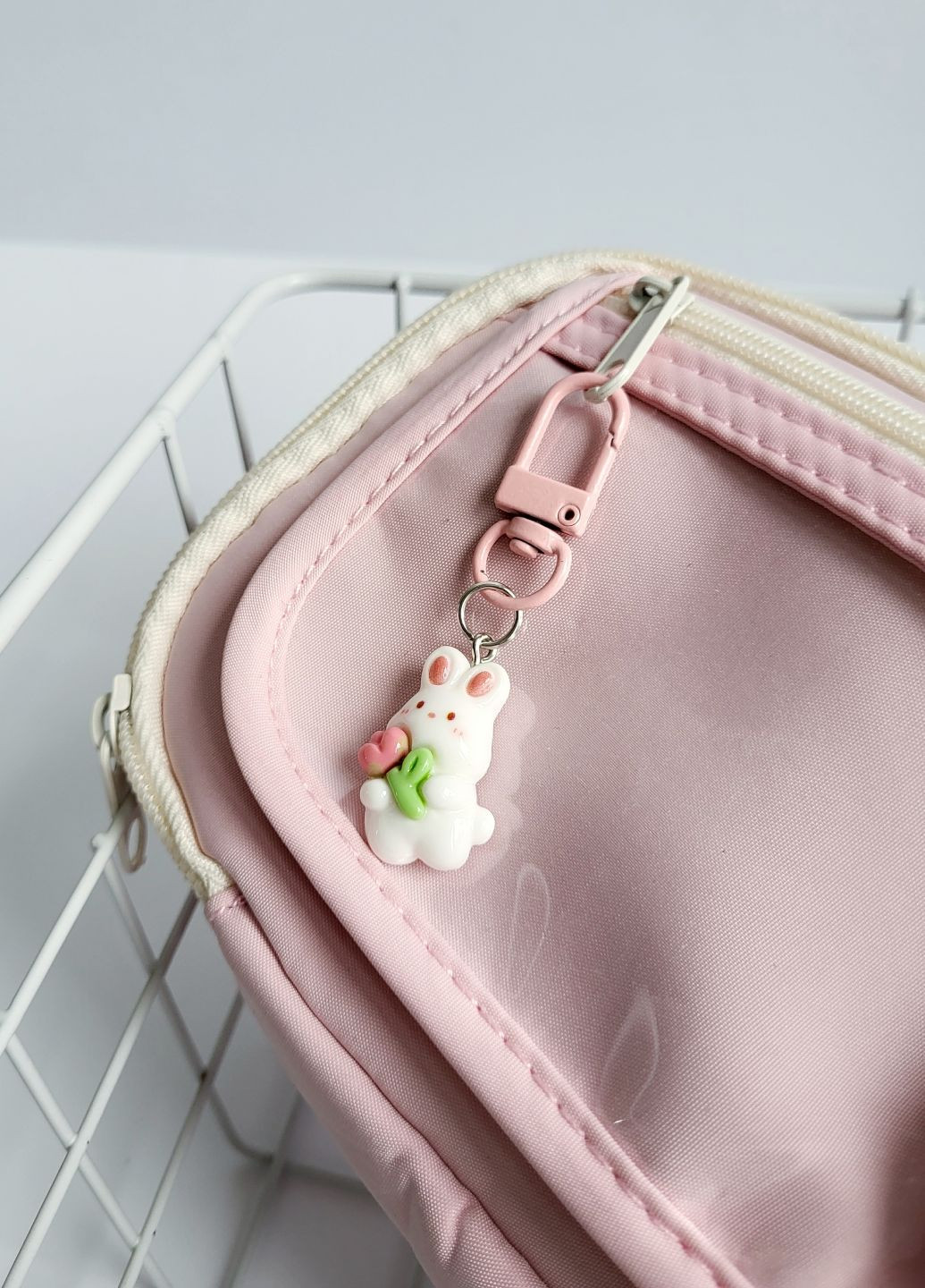 Мультифункціональний шкільний пенал із 9 відділеннями з пластиковим та плюшевим брелоком зайчик рожевий Rabbit No Brand (319617090)