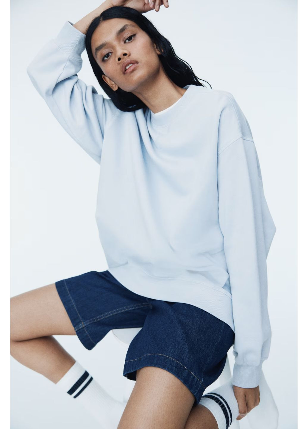 Голубой свитшот на флисе H&M однотонный (361626312)