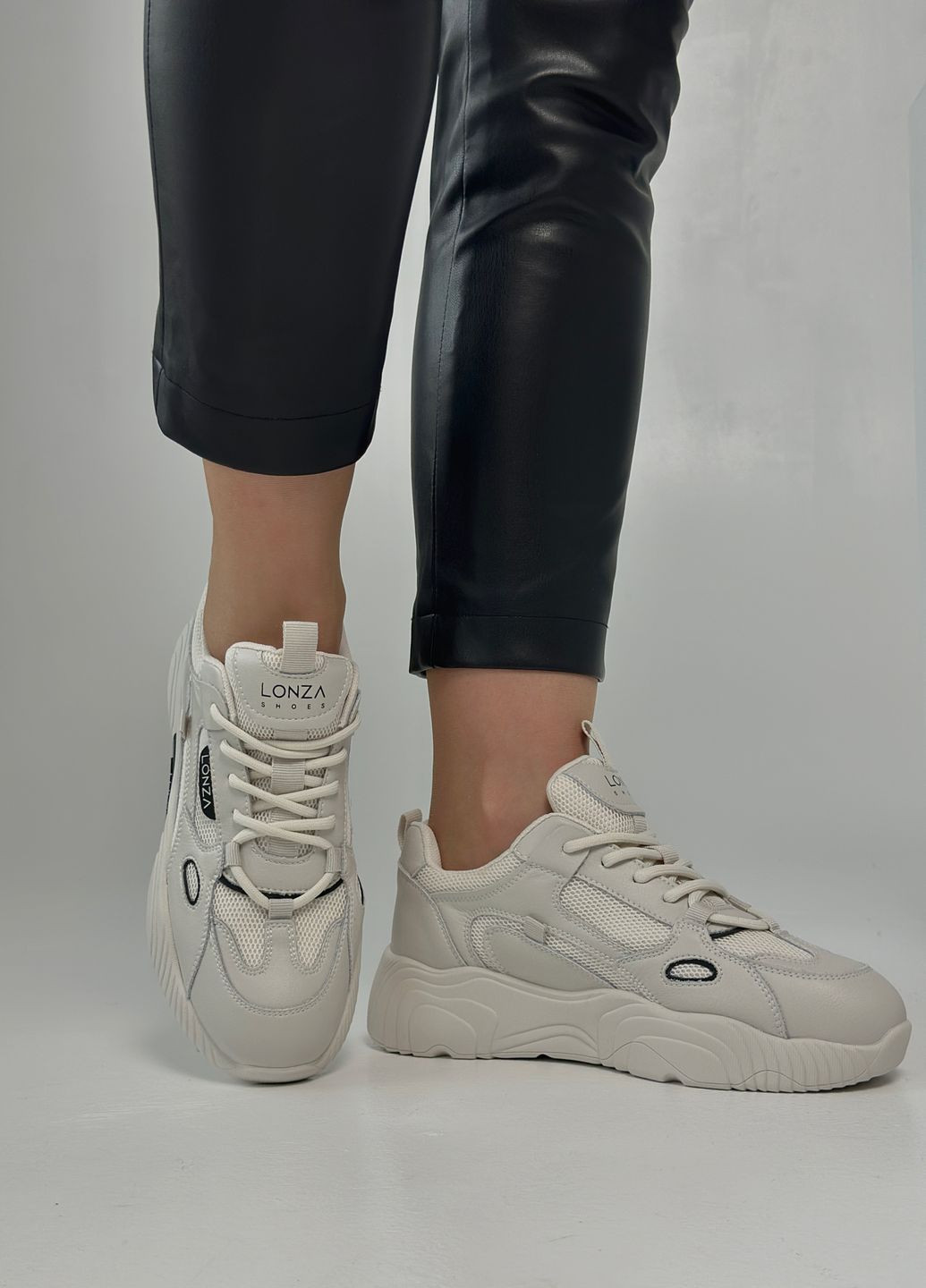 Кросівки жіночі шкіряні Lonza світло-сірі (298045480)
