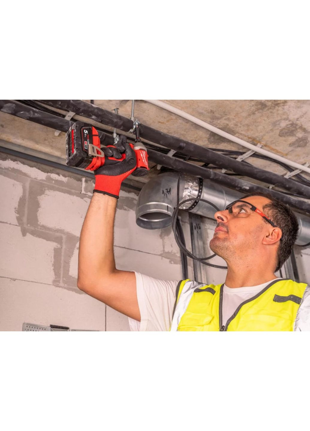 Гвинтоверт ударний акумуляторний M18 BLIDRC-402C 18В АКБ 2х4А·рік 0-3600об·хв 190Нм ЗП M12-18C жилет кейс 1.3кг Milwaukee (360393486)