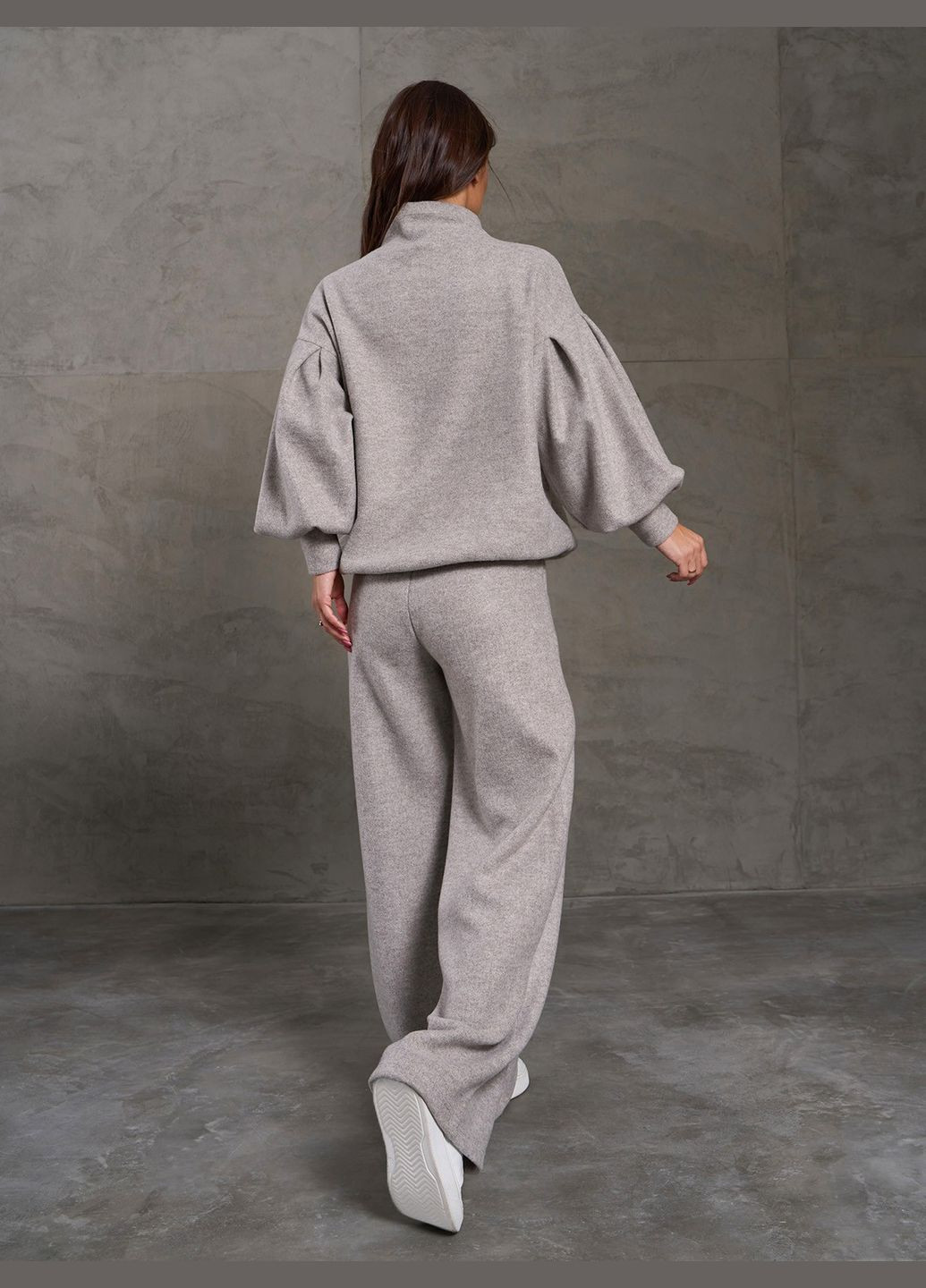 Ангоровый оверсайз костюм с объемными рукавами No Brand (313265545)