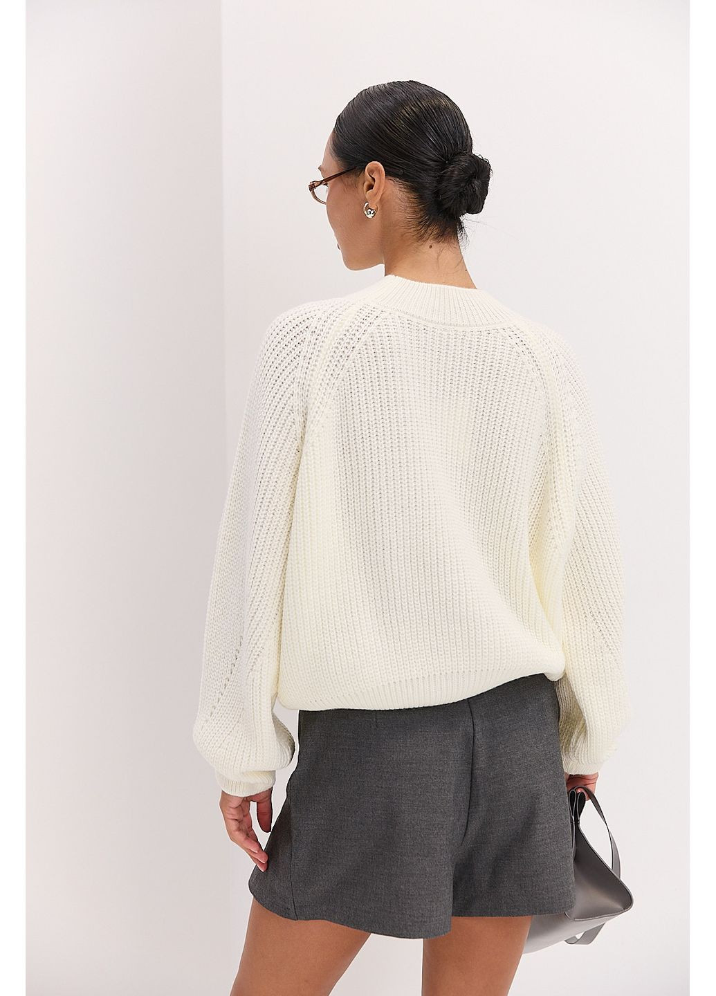 Вязаная женская кофта молочная с рукавами-регланами Arjen (307814976)