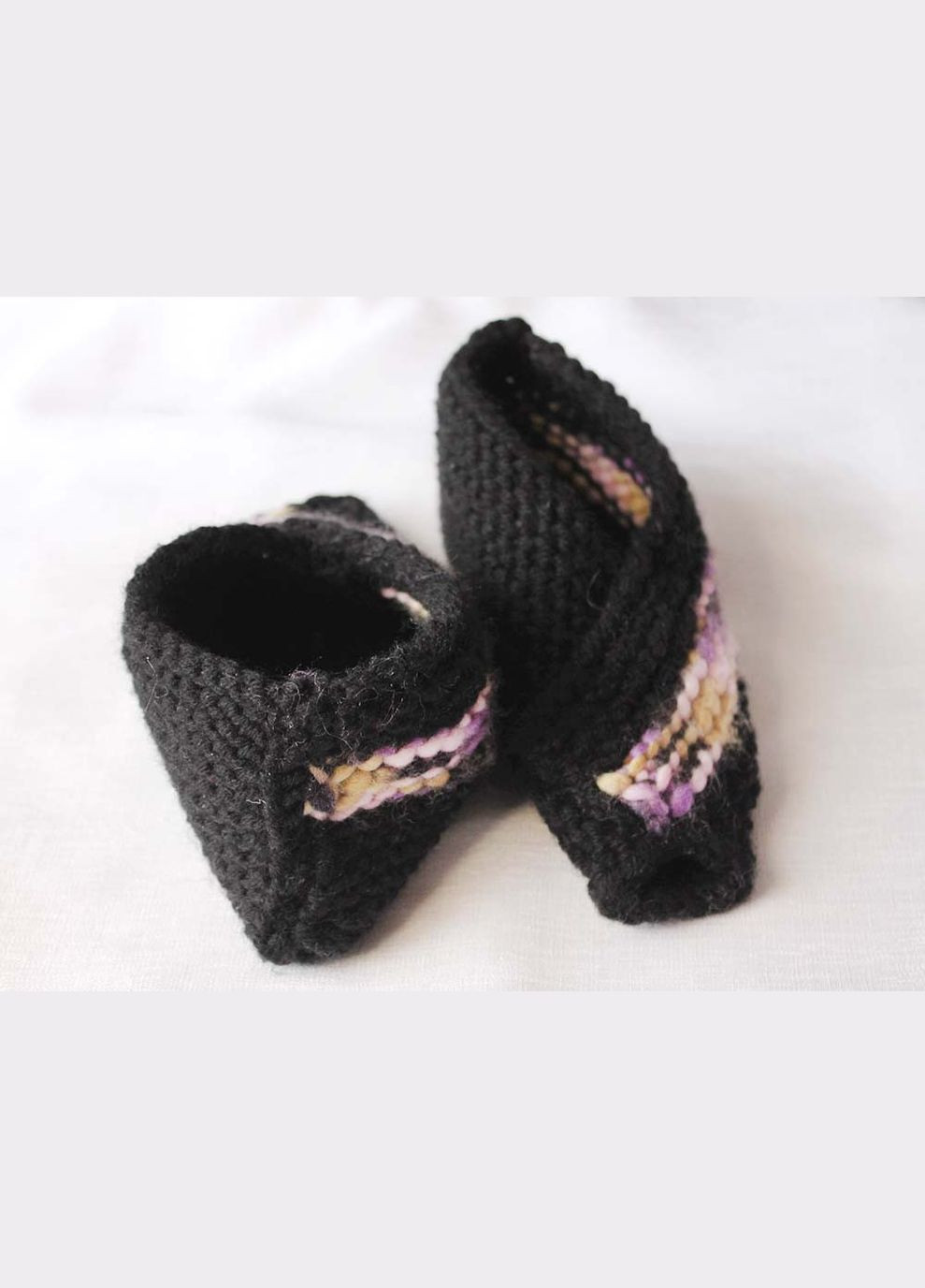 Тапочки домашние, вязаные, хендмейд, черные с цветными вставками, Украина (размер 37-38) Ярослав (356518868)